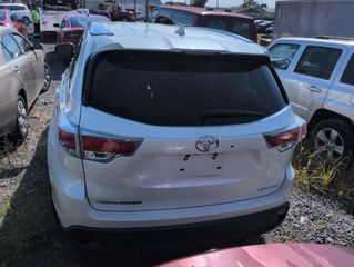 2016 Toyota Highlander XLE - Exterior Rear Center Image